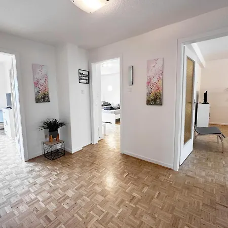 Vaz Freiheit 1 Fuer Monteure Und Fachkraefte, Kueche, Balkon, Tv, Wlan, Parkplatz, Autobahnaehe Апартаменты Ремшейд