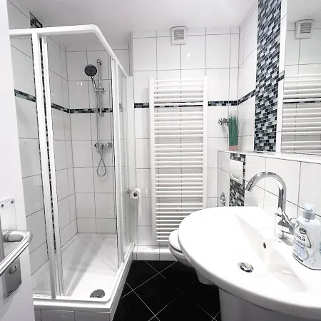 Vaz Freiheit 1 Fuer Monteure Und Fachkraefte, Kueche, Balkon, Tv, Wlan, Parkplatz, Autobahnaehe Апартаменты *