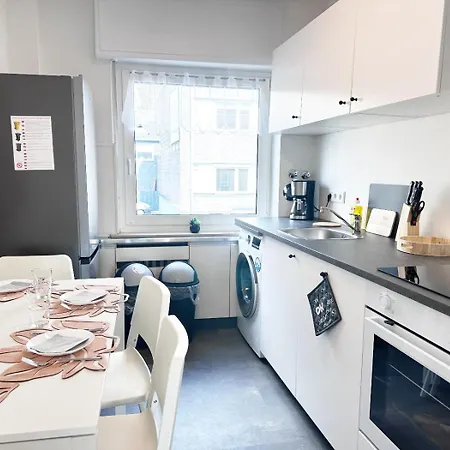 Apartment Vaz Freiheit 1, Kueche, Balkon, Tv, Wlan, Parkplatz, Autobahnaehe