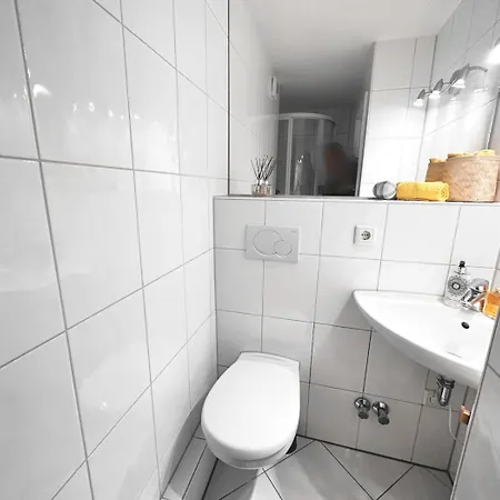 Vaz Freiheit 1 Fuer Monteure Und Fachkraefte, Kueche, Balkon, Tv, Wlan, Parkplatz, Autobahnaehe Апартаменты *