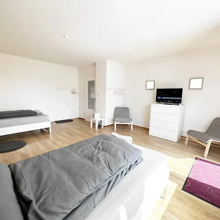 Apartment Vaz Freiheit 1, Kueche, Balkon, Tv, Wlan, Parkplatz, Autobahnaehe