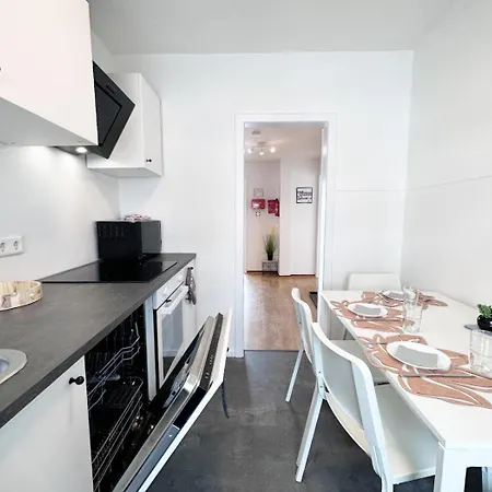 Vaz Freiheit 1, Kueche, Balkon, Tv, Wlan, Parkplatz, Autobahnaehe Apartment *