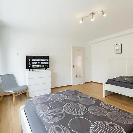 Апартаменты Vaz Freiheit 1 Fuer Monteure Und Fachkraefte, Kueche, Balkon, Tv, Wlan, Parkplatz, Autobahnaehe Ремшейд