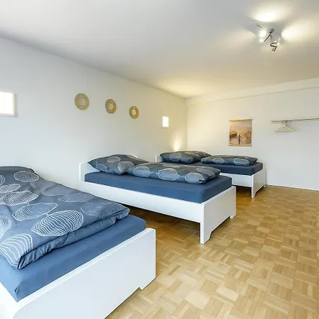 Vaz Freiheit 1 Für Monteure Und Fachkräfte, Küche, Balkon, Tv, Wlan, Parkplatz, Autobahnähe Remscheid