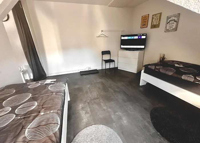 Vaz Freiheit 1 Fuer Monteure Und Fachkraefte, Kueche, Balkon, Tv, Wlan, Parkplatz, Autobahnaehe