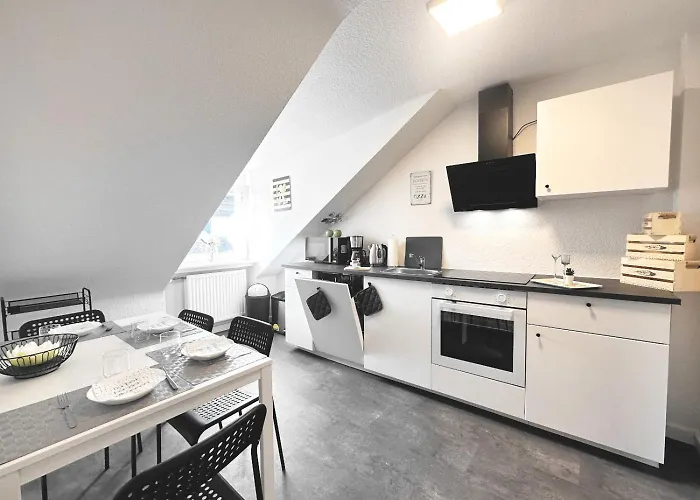 Vaz Freiheit 1 Fuer Monteure Und Fachkraefte, Kueche, Balkon, Tv, Wlan, Parkplatz, Autobahnaehe Lejlighed Remscheid